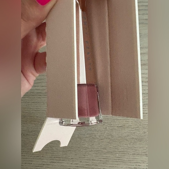 Fenty Beauty Stunna Lip Paint – Uncuffed (Rosy Mauve Nude) - Picture 10 of 11